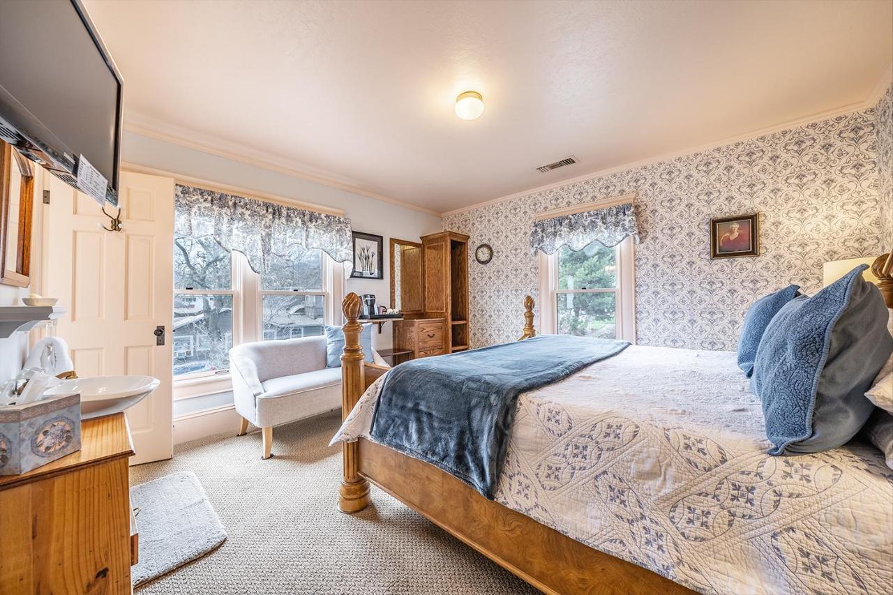 Abigail'S Bed And Breakfast Inn 阿什兰 外观 照片