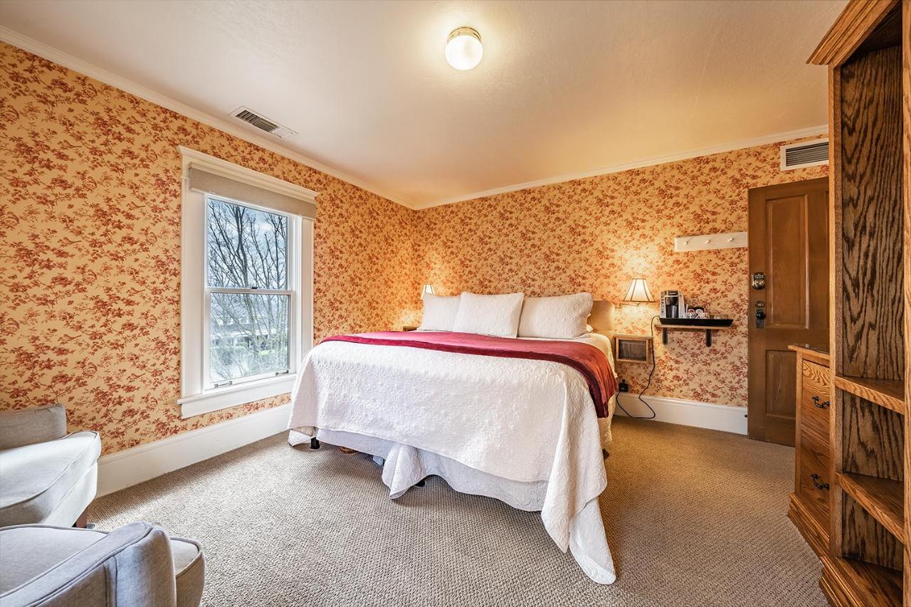 Abigail'S Bed And Breakfast Inn 阿什兰 外观 照片