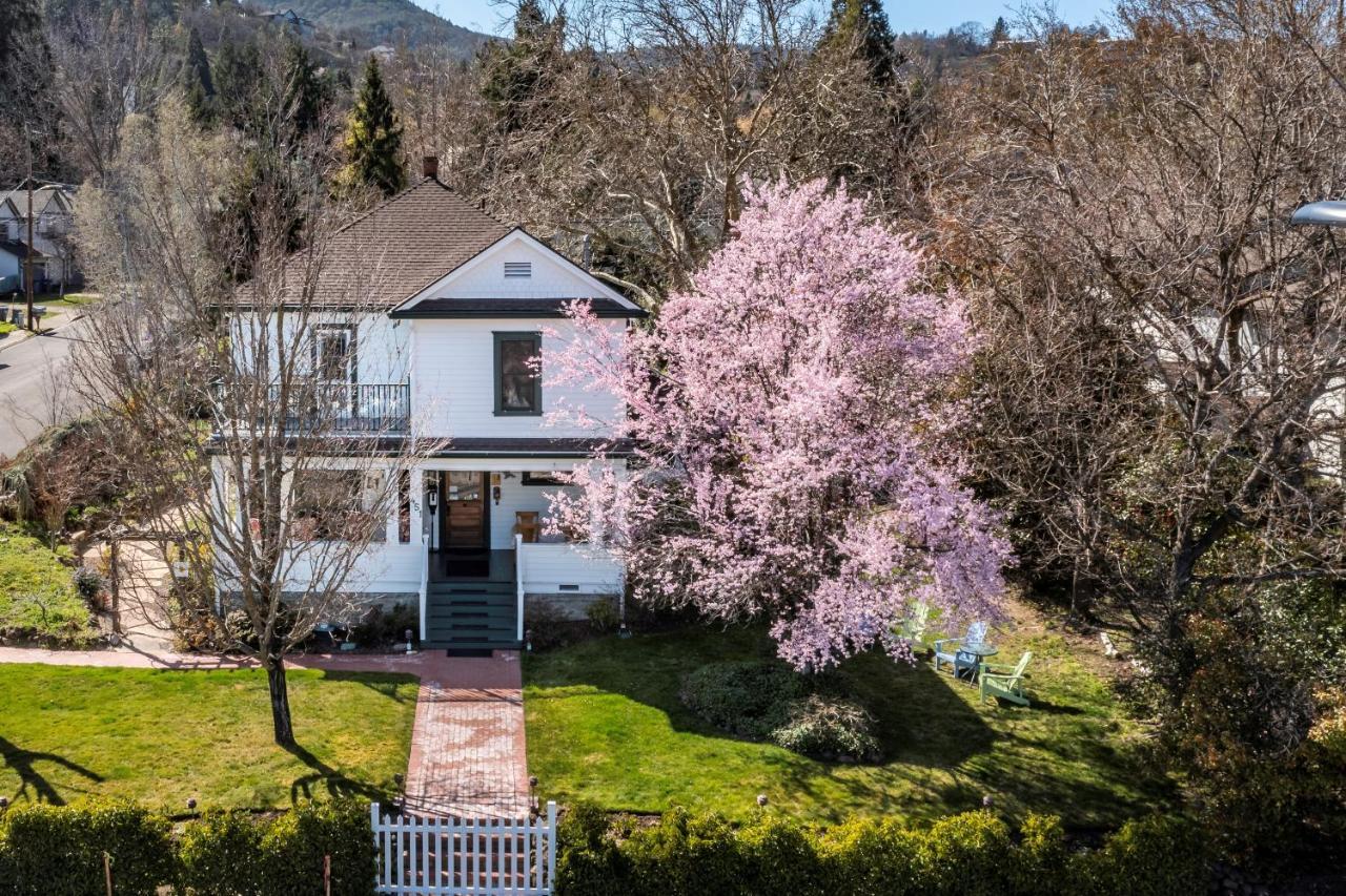 Abigail'S Bed And Breakfast Inn 阿什兰 外观 照片